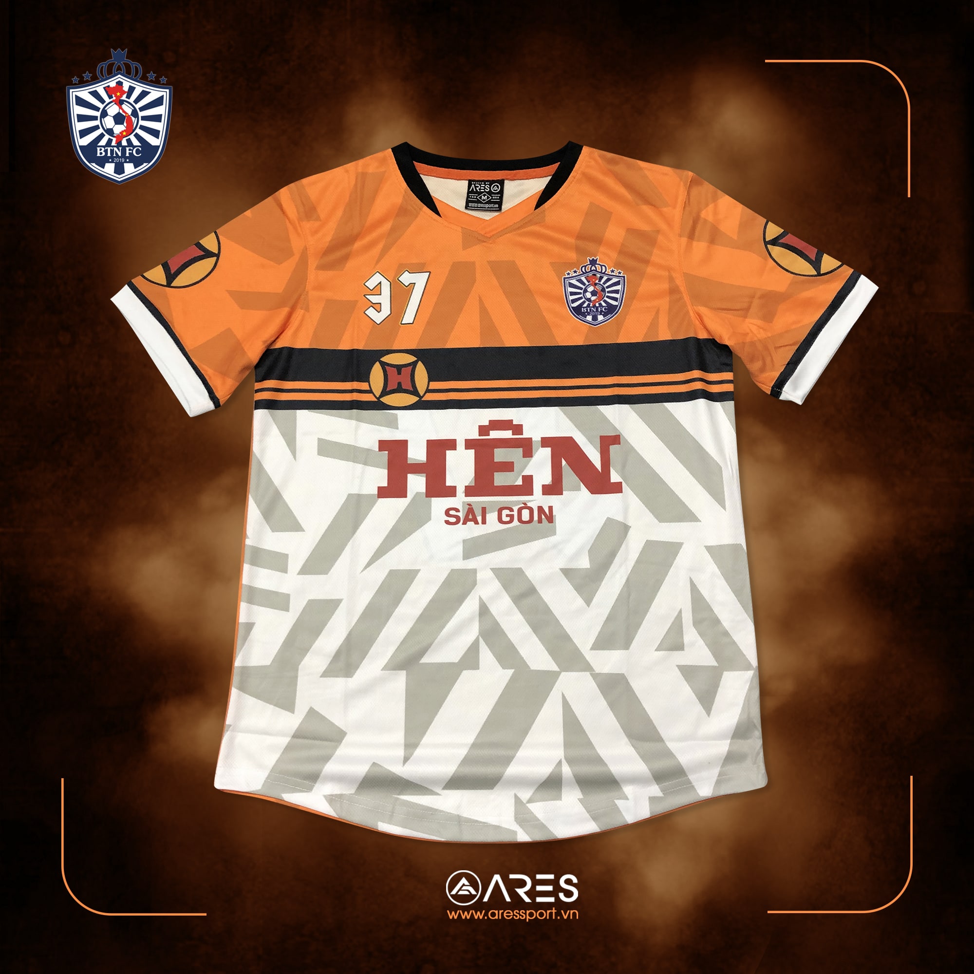 Mẫu áo đá banh đẹp đã may in cho Team Hên Sài Gòn