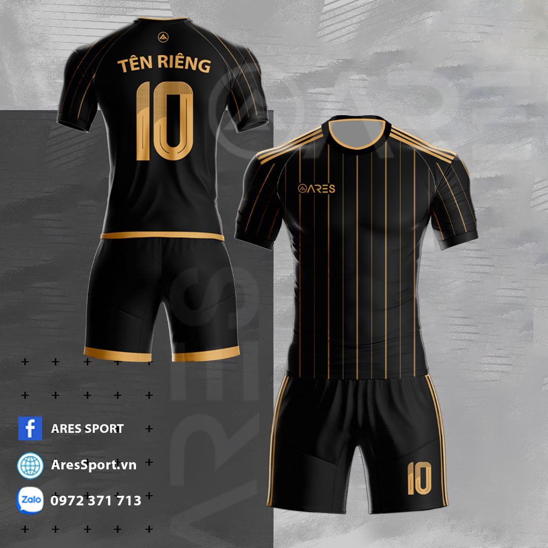Áo Bóng Đá Không Logo LA Galaxy 24-25 Đen Sọc Vàng Đồng Áo bóng đá không logo LA galaxy 24-25 đen sọc vàng đồng, mặt trước, cổ tròn viền vàng đồng, tay ngắn đen, viền vàng đồng