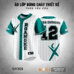 Áo lớp bóng chày Roanoke X màu trắng sọc xanh ngọc, thiết kế thể thao mạnh mẽ với biểu tượng chữ X và số 12