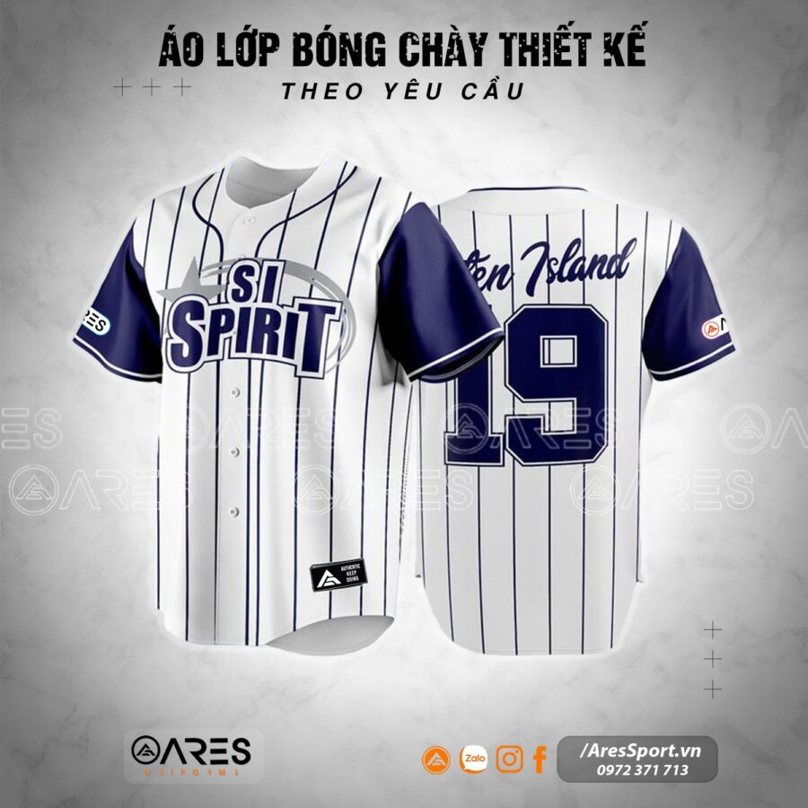 Áo lớp bóng chày SI Spirit màu trắng sọc xanh navy, thiết kế cổ điển, tên lớp Staten Island và số lớn phía sau