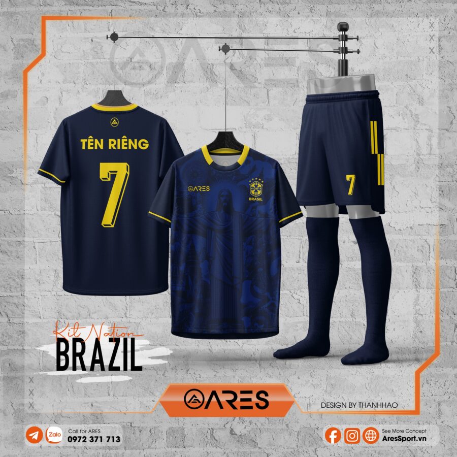 Áo Brazil Đêm Thánh với sắc xanh navy phối vàng rực rỡ, họa tiết tượng Chúa cứu thế hòa quyện tinh tế cùng nét hiện đại, thiết kế riêng cho đội bóng đặt áo Brazil theo yêu cầu.