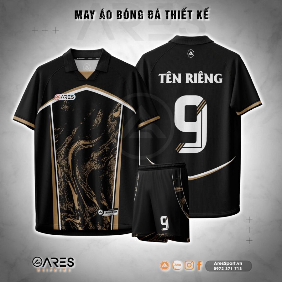 Áo đá banh Black Marble không logo phối nền đen huyền bí cùng họa tiết vân cẩm thạch ánh đồng độc lạ, tạo hiệu ứng sang trọng và mạnh mẽ, phù hợp cho đội bóng cá tính, không trùng lặp.