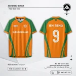 Áo bóng đá tự thiết kế ARES Hưng Thịnh Land, mặt trước nền cam logo doanh nghiệp ở ngực, mặt sau in tên cầu thủ và số 9 trên nền cam ốp xanh lá hai bên.
