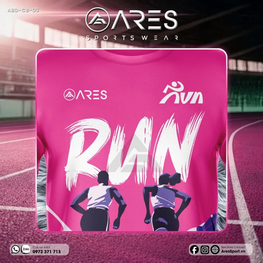 Mặt trước áo chạy bộ ARES màu hồng, chữ RUN nét cọ trắng, hình hai nữ runner trên đường chạy, logo ARES và VN