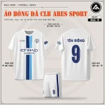 Áo bóng đá CLB Man City trắng sọc navy, mặt trước, mặt sau và quần trắng sọc navy in tên số 9